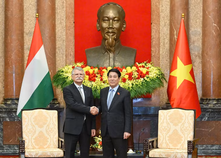 Chủ tịch nước Lương Cường tiếp Chủ tịch Quốc hội Hungary Kover Laszlo. (Ảnh: THỦY NGUYÊN)