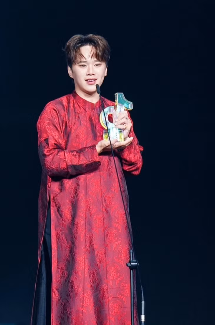 Vượt qua Đặng Thu Hà, Huy Seoul, Tina Thảo Thi và Việt Phương Thoa, Con Cò Đây giành giải Nhà sáng tạo nội dung của năm - Ảnh: BTC