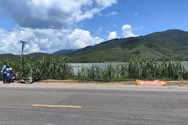 Hiện trường vụ tai nạn khiến người đàn ông ở Gia Lai tử vong tại chỗ. Ảnh: Quang Bát