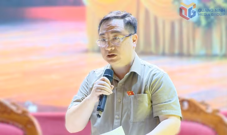 ĐBQH Đặng Xuân Phương, Phó Bí thư Đảng ủy Quốc hội phát biểu tại buổi tiếp xúc cử tri.