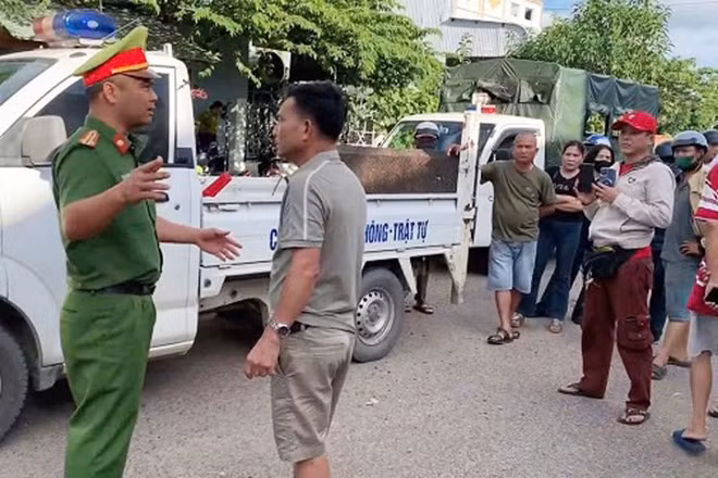 Thạch và Quang lái bán tải truy đuổi, chặn xe lực lượng CSGT tỉnh Gia Lai. Ảnh: Viện KSND tỉnh Gia Lai