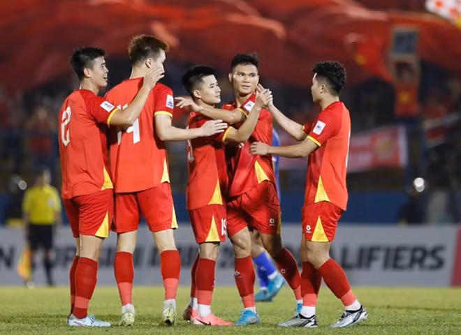 Tuyển Việt Nam dự kiến thăng hạng FIFA sau trận thắng Nepal. Ảnh: Thanh Vũ