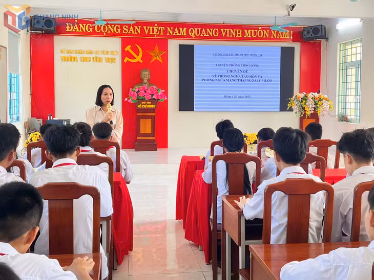 Trung tâm Y tế Móng Cái tổ chức truyền thông về Ngày Quốc tế trẻ em gái tại trường THCS Vĩnh Thực (tháng 10/2025).