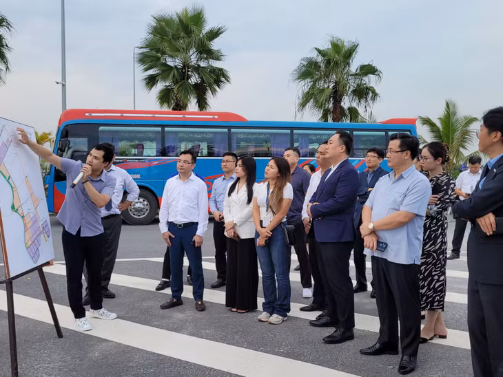 Các doanh nghiệp, nhà đầu tư Hàn Quốc tìm hiểu cơ hội đầu tư tại KCN DEEP C (TX Quảng Yên).