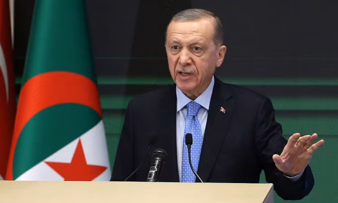 Tổng thống Thổ Nhĩ Kỳ Tayyip Erdogan phát biểu tại Algiers, Algeria ngày 21/11. Ảnh: AFP