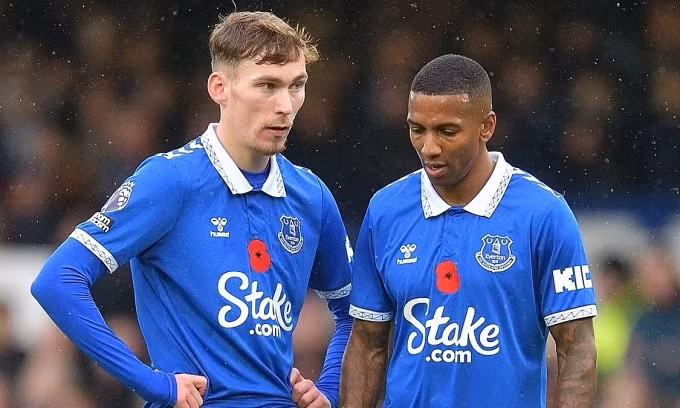 Everton bị trừ 10 điểm và rớt xuống áp chót bảng điểm Ngoại hạng Anh. Ảnh: Reuters