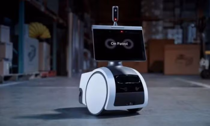 Các robot tuần tra an ninh hiện đại của Amazon.