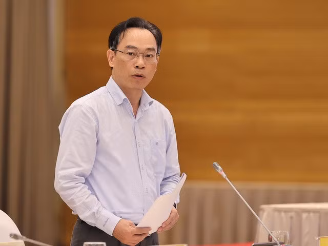 Thứ trưởng Bộ GD&amp;ĐT Hoàng Minh Sơn: Mức học phí, lộ trình tăng học phí phải phù hợp với tình hình cụ thể tại địa phương, chia sẻ khó khăn với người dân, khả năng đóng góp của người dân - Ảnh: VGP/Nhật Bắc