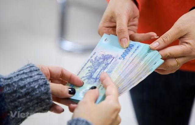 Tăng lương tối thiểu vùng cho người lao động từ 1/7.