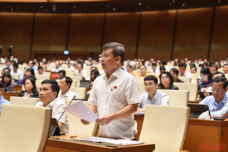 Viện trưởng Viện kiểm sát nhân dân tối cao Lê Minh Trí, Đoàn đại biểu Quốc hội Thành phố Hồ Chí Minh. (Ảnh: NGUYÊN LINH)
