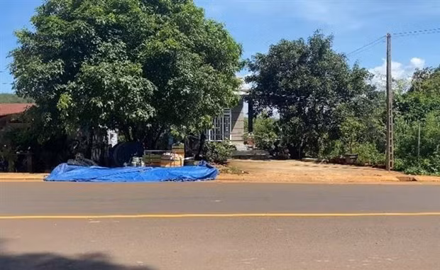 Dieu tra vu can bo tu phap xa tu vong voi vet thuong tren nguc hinh anh 2