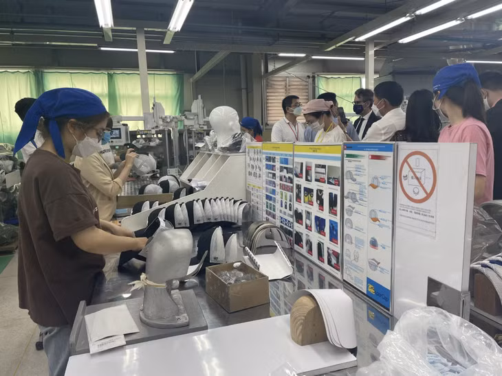 Gia công sản phẩm may mặc tại Công ty TNHH Dệt may Weitai Hạ Long.