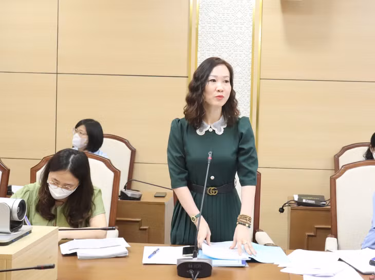 Các địa phương báo cáo về việc đặt tên đường tại cuộc họp.