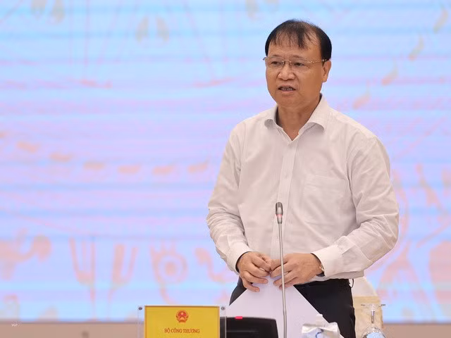 Thứ trưởng Bộ Công Thương Đỗ Thắng Hải: Sẽ cố gắng ở mức cao nhất để đảm bảo điều chỉnh mức giá xăng dầu trong khả năng cho phép - Ảnh: VGP/Nhật Bắc