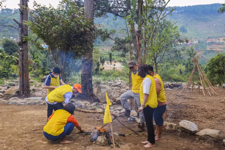 Các công ty lữ hành tư vấn du khách nên chọn các tour du lịch gần nhà, tour du lịch nội địa giảm giá, khuyến mãi để giảm chi phí chi tiêu cho tour du lịch hè.