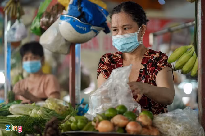 Lạm phát đến lúc này đã tăng 3,37% so với cuối năm 2021. Ảnh: Chí Hùng.