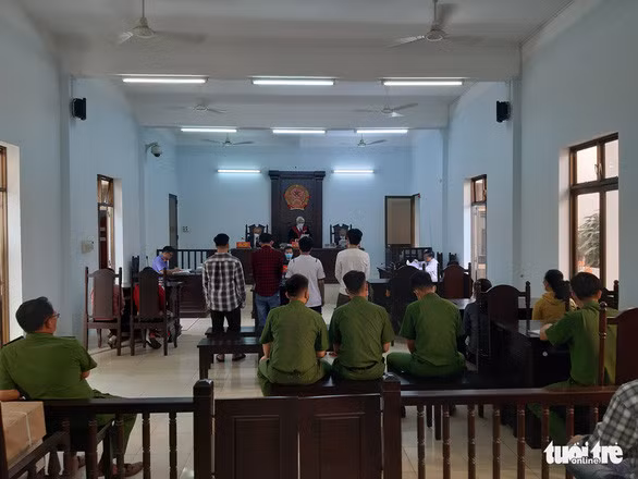 4 đàn anh cưỡng đoạt tiền của học viên cai nghiện lãnh 16 năm tù - Ảnh 2.