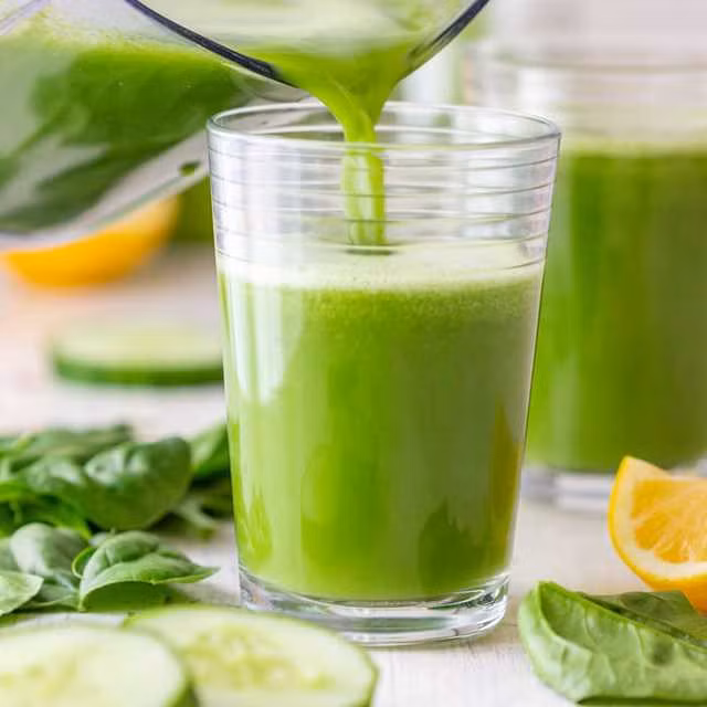 Trong nước ép trái cây, rau quả có rất nhiều vitamin, khoáng chất cần thiết cho cơ thể