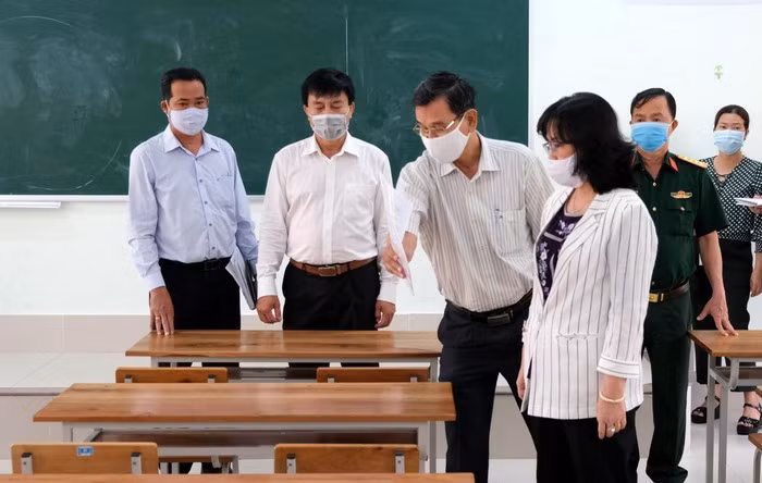 Sau nghi vấn "lộ" đề thi môn Sinh học, nhiều chuyên gia cho rằng Bộ GD&amp;ĐT cần rà soát lại quy trình làm đề thi tốt nghiệp THPT.