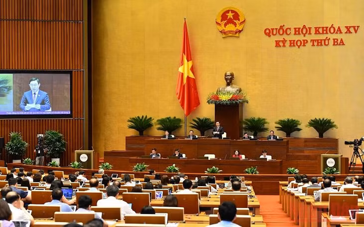 Chủ tịch Quốc hội Vương Đình Huệ phát biểu kết thúc phần chất vấn nhóm vấn đề thuộc lĩnh vực ngân hàng. (Ảnh: KHOA NGUYÊN)