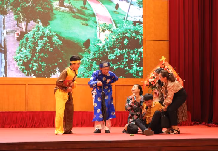 Lấy cảm hứng từ chuyển đổi số trong nông nghiệp, phần thi "So tài nhà nông" của đội TX Quảng Yên mang đến thông điệp sâu sắc.