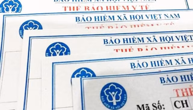 Người đang hưởng lương hưu, đồng thời là người có công với cách mạng thì được quỹ BHXH đóng theo đối tượng người hưởng lương hưu và mức hưởng BHYT theo đối tượng người có công