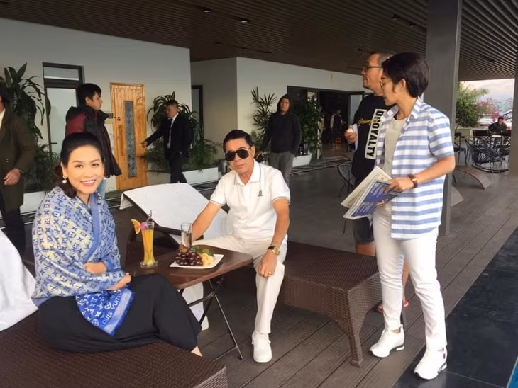 Hà Hương hậu trường một cảnh quay,
