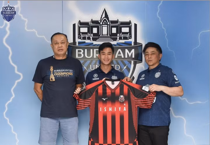 Giữa tháng 5, Supachok gia nhập đội cũ của Chanathip, Consadole Sapporo, với bản hợp đồng cho mượn 6 tháng. Supachok kỳ vọng sẽ tiếp nối thành công của đàn anh trên đất Nhật.