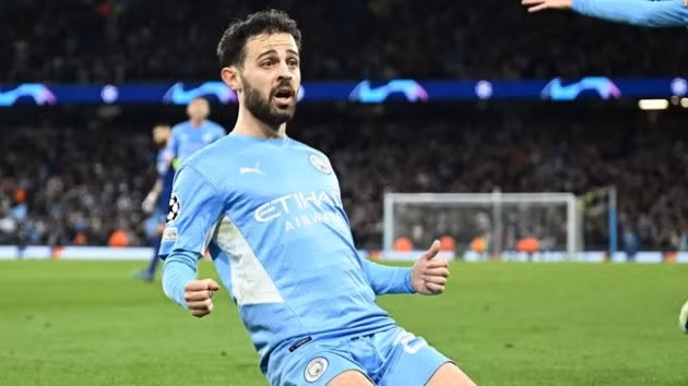 Silva đứng trước cánh cửa rời khỏi Etihad.