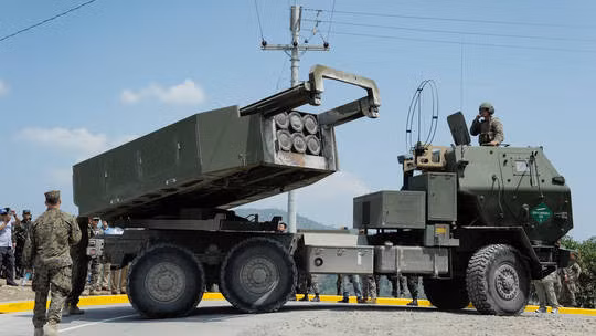 Hệ thống tên lửa pháo binh cơ động cao HIMARS do Mỹ sản xuất. Ảnh: Getty Images
