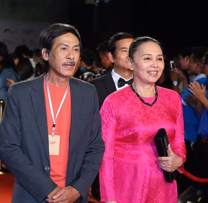 NSND Bùi Bài Bình và vợ - NSƯT Ngọc Thu.