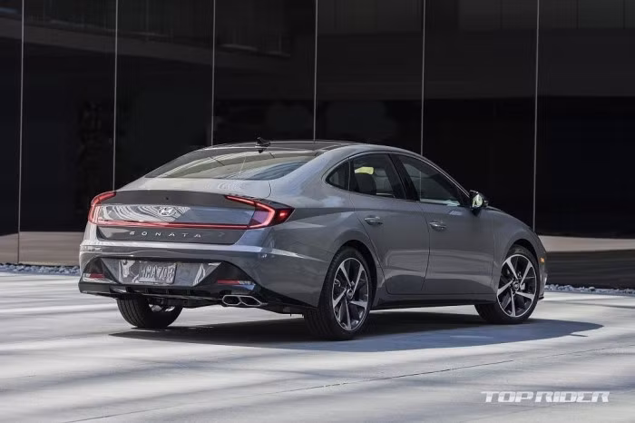 Hyundai Sonata 2023 tiếp tục cạnh tranh Toyota Camry