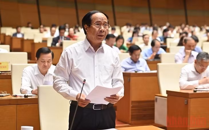 Phó Thủ tướng Lê Văn Thành báo cáo về một số nội dung được nhiều đại biểu Quốc hội quan tâm. (Ảnh: LINH KHOA)