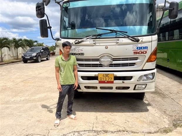 Tuoc bang lai tai xe lan lan, gian tiep gay tai nan tren Quoc lo 20 hinh anh 1