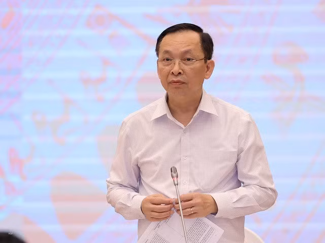 Phó Thống đốc NHNN Việt Nam Đào Minh Tú: Kiểm soát chặt chẽ tín dụng ở một số lĩnh vực tiềm ẩn rủi ro lớn nhưng khuyến khích ở những lĩnh vực tạo điều kiện thuận lợi cho nền kinh tế - Ảnh: VGP/Nhật Bắc