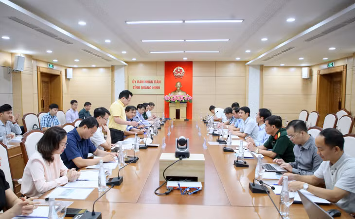 Quang cảnh buổi làm việc.