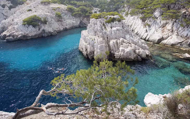 Vườn quốc gia sở hữu vũng đá Sugiton đang áp dụng hệ thống giấy phép vào tham quan. (Ảnh: marseilletourisme)