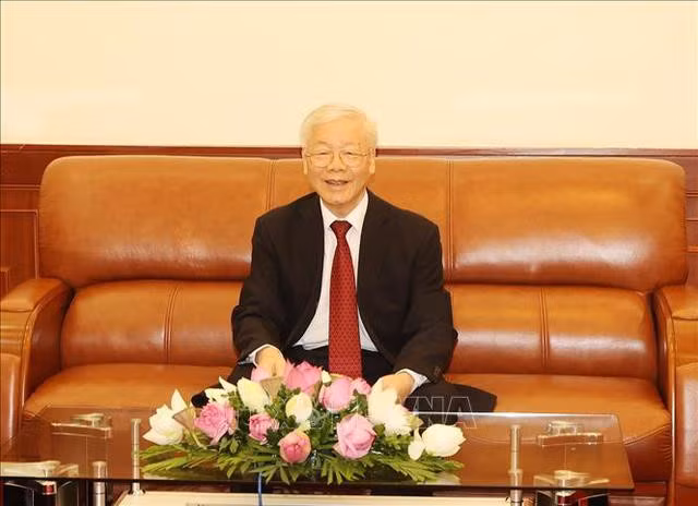 Tại điện đàm, Tổng Bí thư Nguyễn Phú Trọng gửi tới đồng chí Hun Sen và các nhà lãnh đạo Campuchia, cùng toàn thể nhân dân Campuchia tình cảm thân thiết và lời chúc mừng nồng nhiệt nhất.