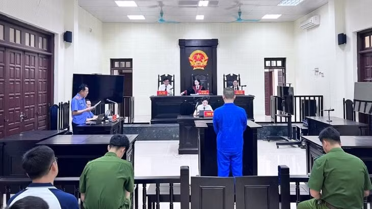 Đại diện Viện KSND khu vực 3 thực hành quyền công tố tại phiên tòa hình sự sơ thẩm xét xử về tội “Mua bán trái phép chất ma túy”, tháng 3/2026. Ảnh: Viện KSND khu vực 3