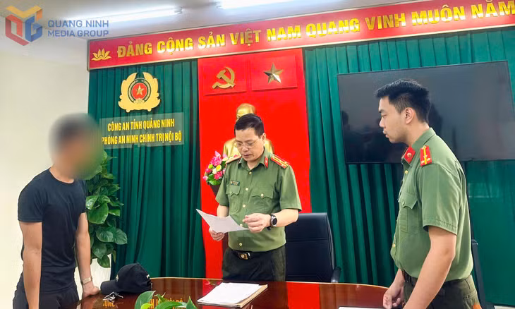 Phòng An ninh chính trị nội bộ, Công an tỉnh lập biên bản xử lý trường hợp bình luận sai sự thật trên mạng xã hội.