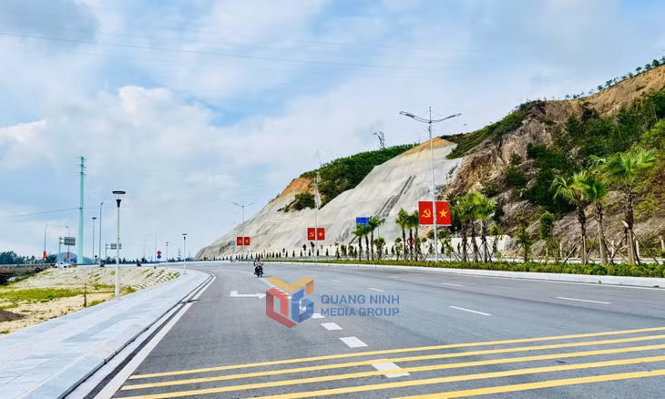 Dự án nút giao cầu 3 Vân Đồn vừa được đầu tư hoàn thành. Ảnh: Mạnh Trường