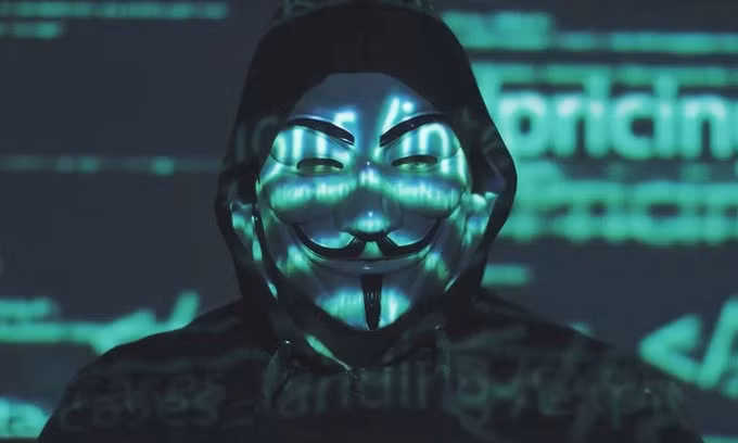 Nhân vật đại diện Anonymous trong video cảnh cáo Elon Musk. Ảnh: Youtube/Anonymous.