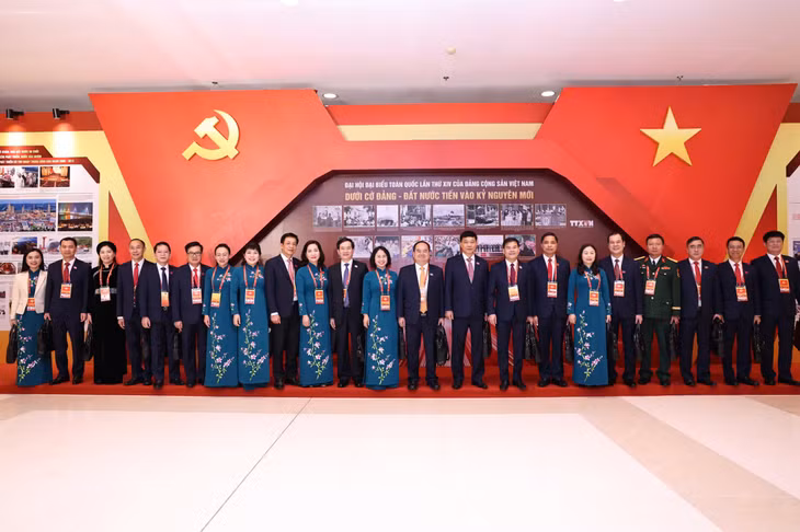Đoàn đại biểu Đảng bộ tỉnh Quảng Ninh dự Đại hội gồm 24 đồng chí, trong đó có 22 đồng chí do Đại hội Đảng bộ tỉnh bầu ra và 2 đồng chí gồm Phó Chủ tịch Quốc hội Vũ Hồng Thanh, Bộ trưởng Bộ Tài Chính Nguyễn Văn Thắng à đại biểu Trung ương phân công tham gia sinh hoạt cùng Đoàn.