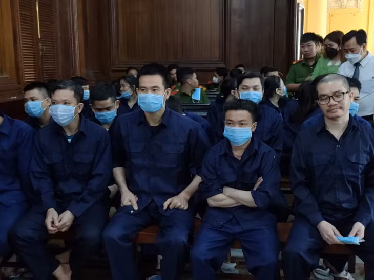 Các bị cáo tại tòa ngày 19/12.
