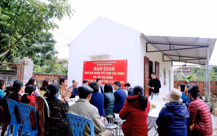 Ngôi nhà của bà Đỗ Thị Vững (khu Yên Lâm 2, phường Đức Chính, TX Đông Triều) mới được bàn giao đầu tháng 12/2022 để kịp đón Tết Nguyên đán Quý Mão.