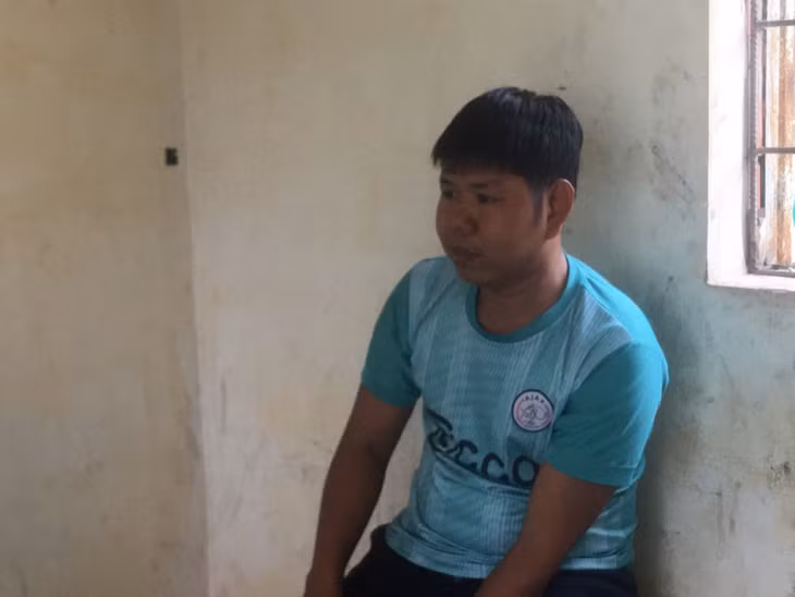 Khanh tại cơ quan Công an.