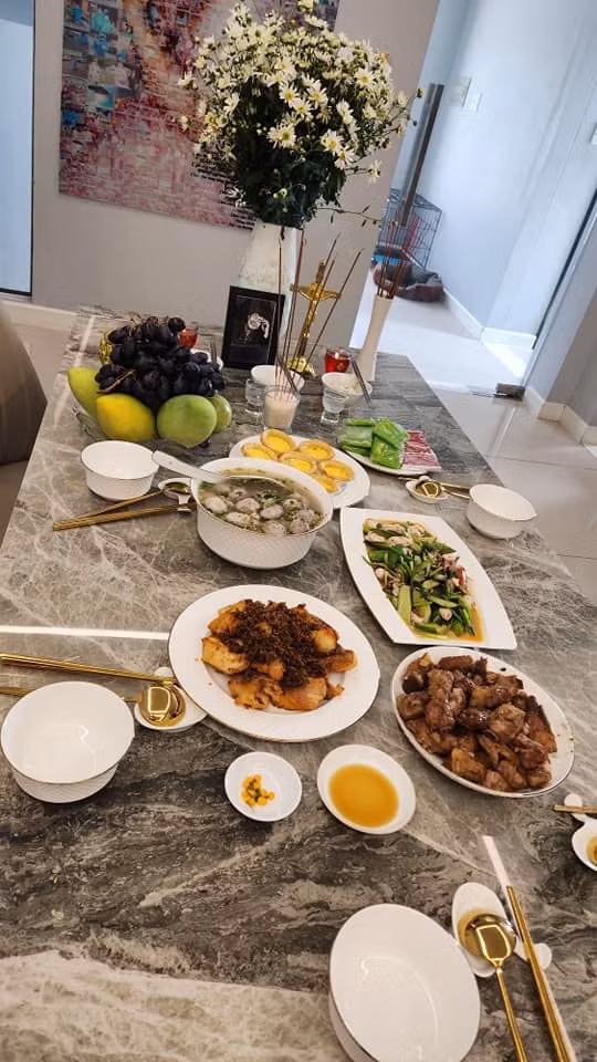 Mâm cơm toàn những món ăn Chí Tài yêu thích. Ảnh: Nhân vật cung cấp