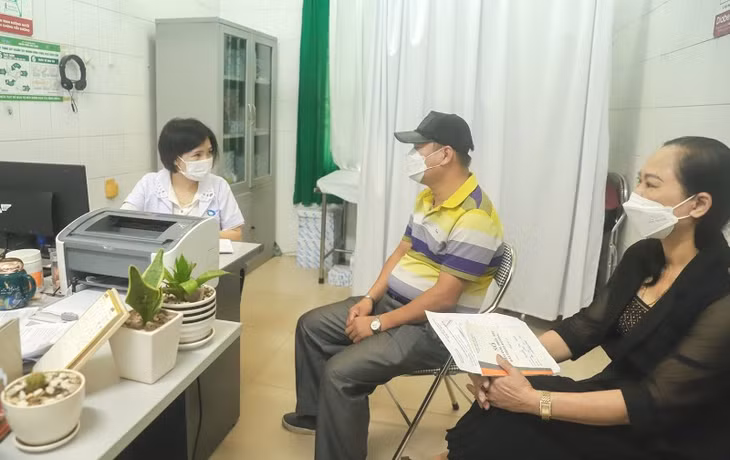 Đăng ký khám bệnh trực tuyến tại Bệnh viện Bãi Cháy, người dân không cần xếp hàng chờ đợi.