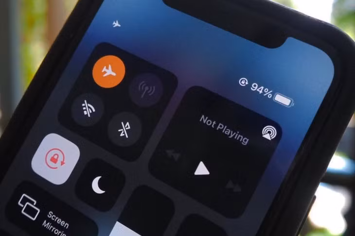 Chế độ máy bay trên iPhone khi được kích hoạt. Ảnh: GadgetHacks.