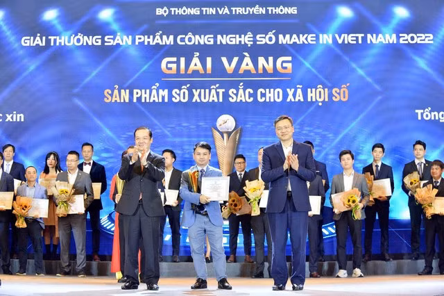 Nền tảng Quản lý Tiêm chủng Vắc xin phòng COVID-19 đoạt giải Vàng tại hạng mục "Sản phẩm xuất sắc cho Xã hội số".